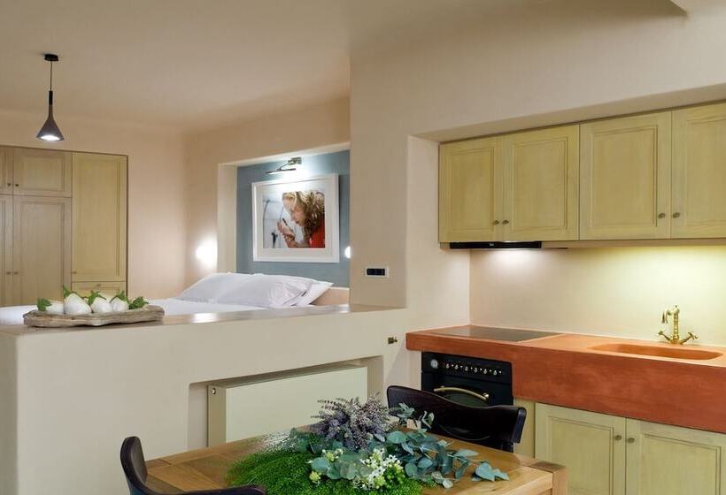 Voreina Gallery Suites