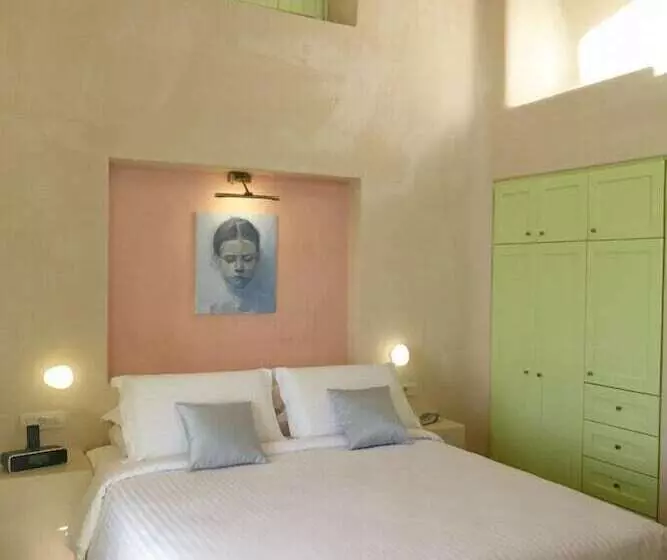 Voreina Gallery Suites