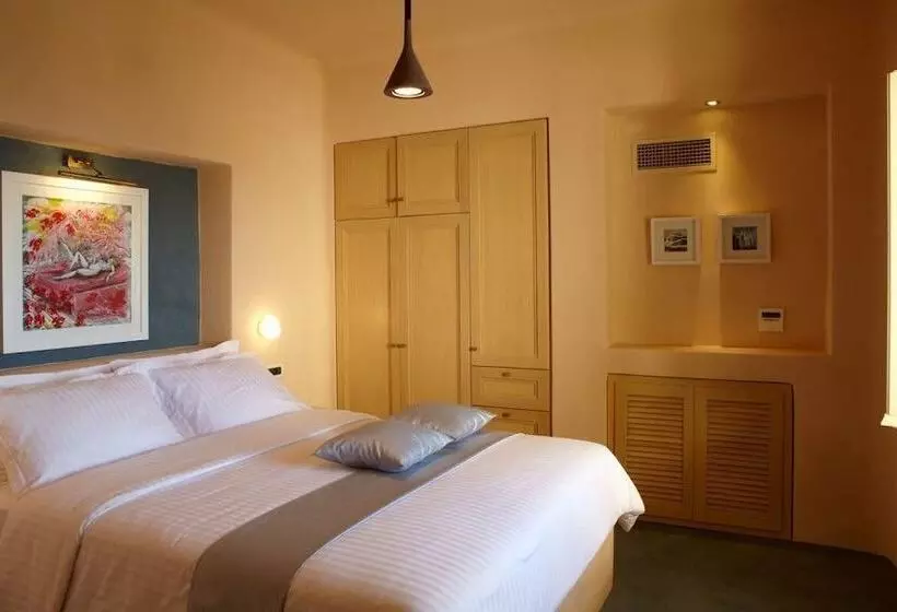 Voreina Gallery Suites