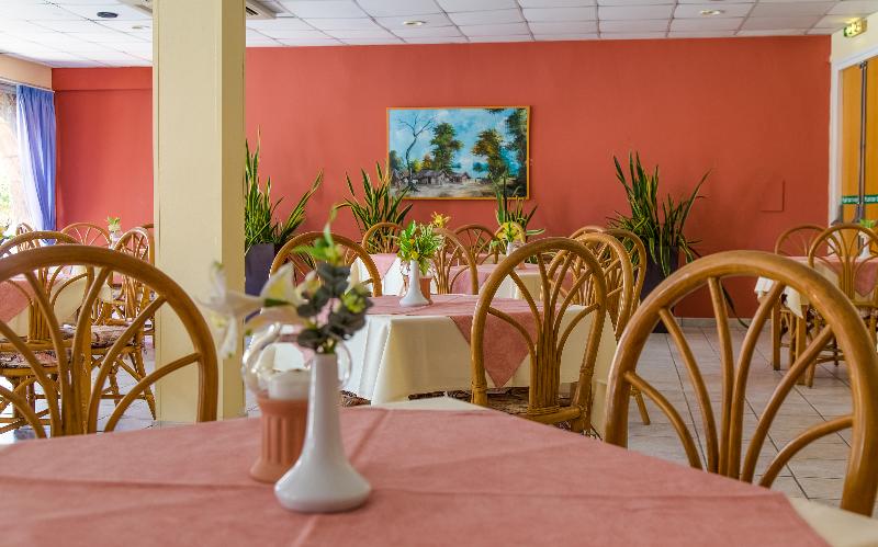 Green Bungalows Hotel Apartments