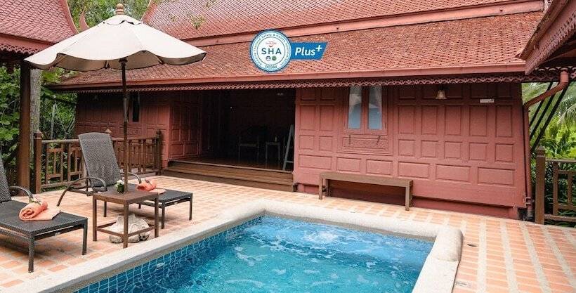 فندق Baan Amphawa Resort & Spa