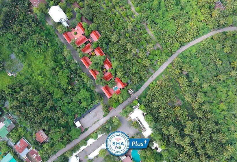 فندق Baan Amphawa Resort & Spa