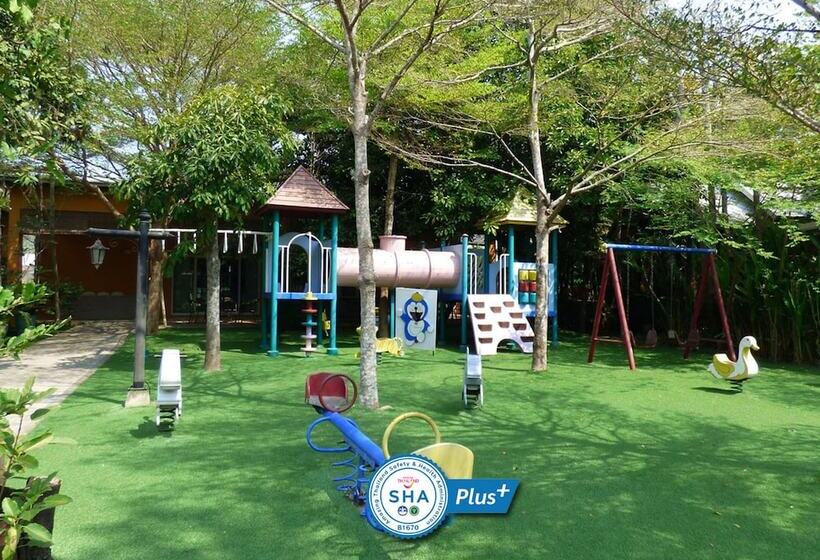 فندق Baan Amphawa Resort & Spa