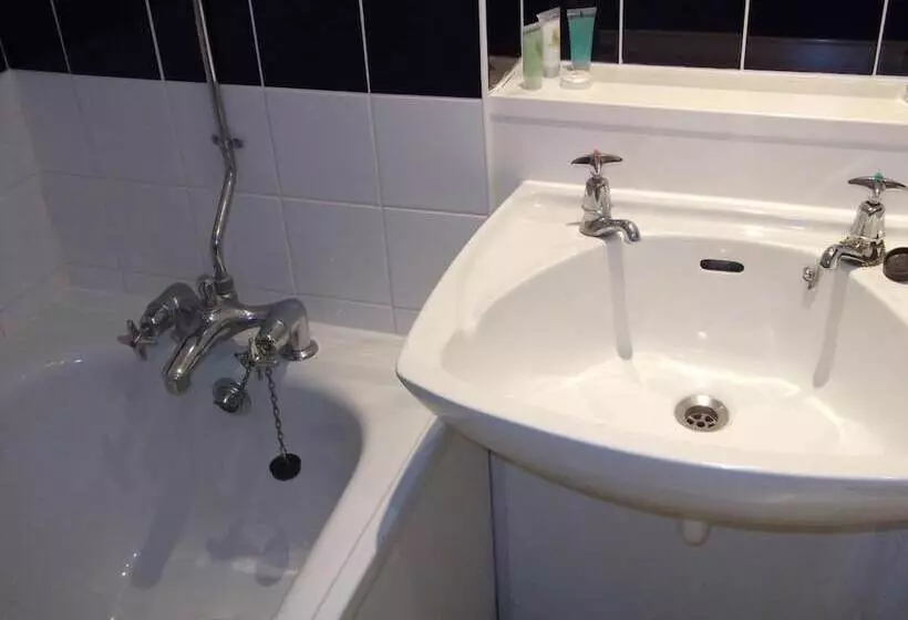 هتل Coventry Hill