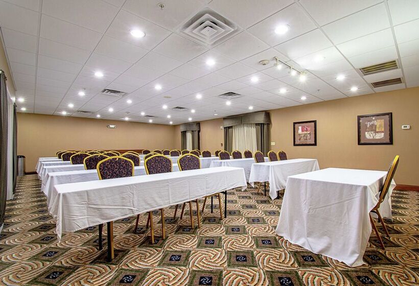 Отель Hampton Inn Pine Grove