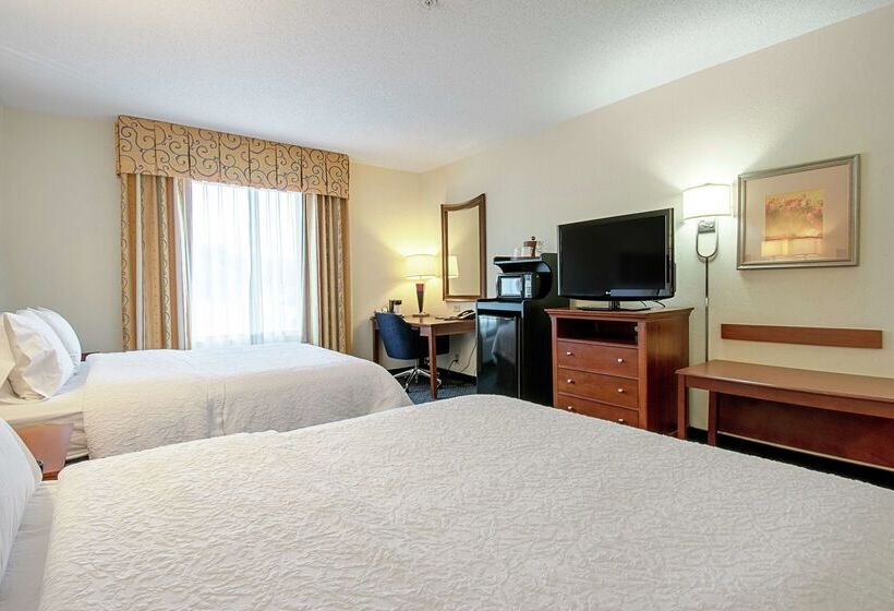 Отель Hampton Inn Pine Grove