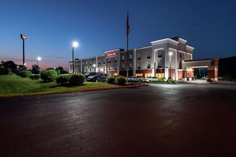 Отель Hampton Inn Pine Grove