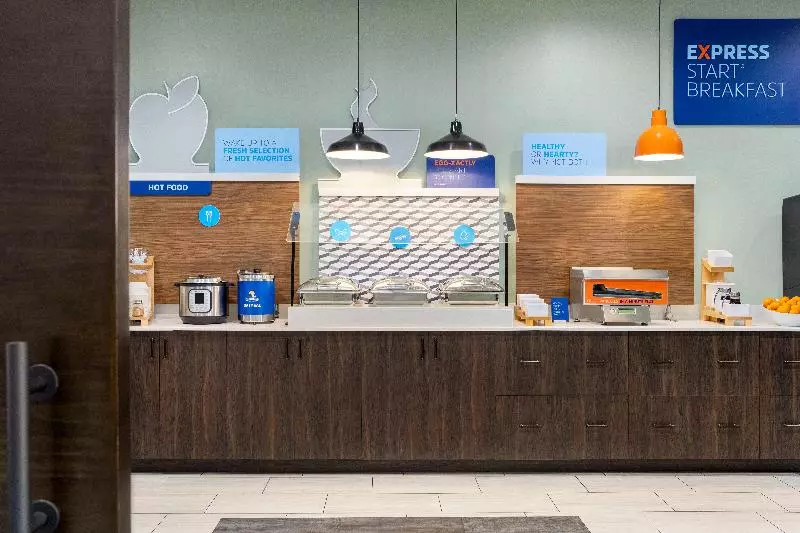 Holiday Inn Express Hotel & Suites Waycross By Ihg