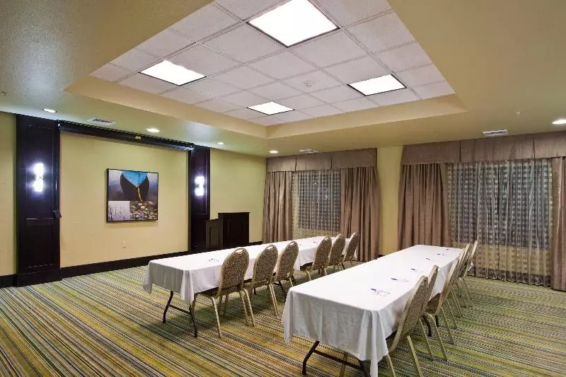 Holiday Inn Express Hotel & Suites Waycross By Ihg