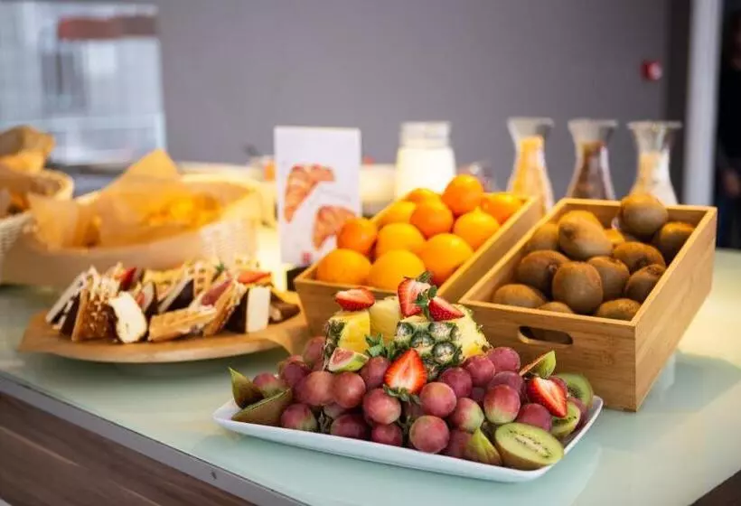 هتل Ibis Kaunas Centre