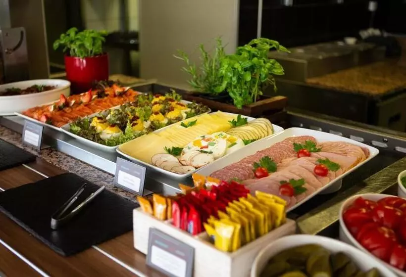 هتل Ibis Kaunas Centre