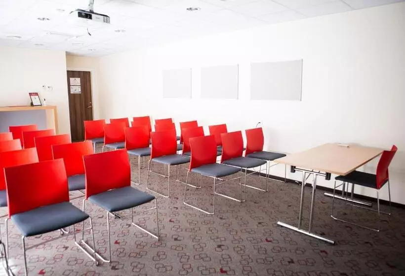 هتل Ibis Kaunas Centre