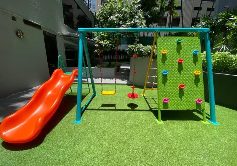 هتل The Quarter Saladaeng By Uhg