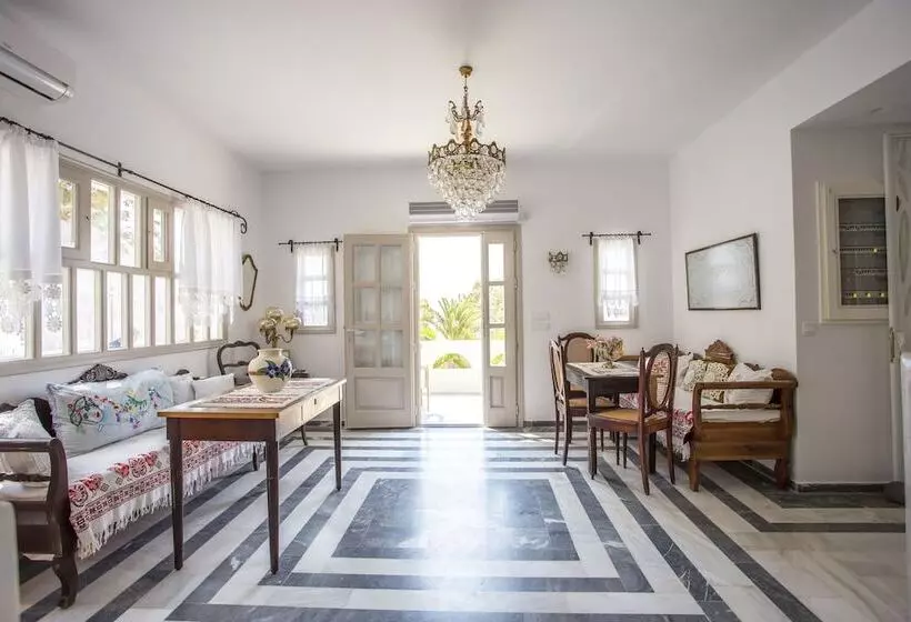 فندق Theartemis Perissa