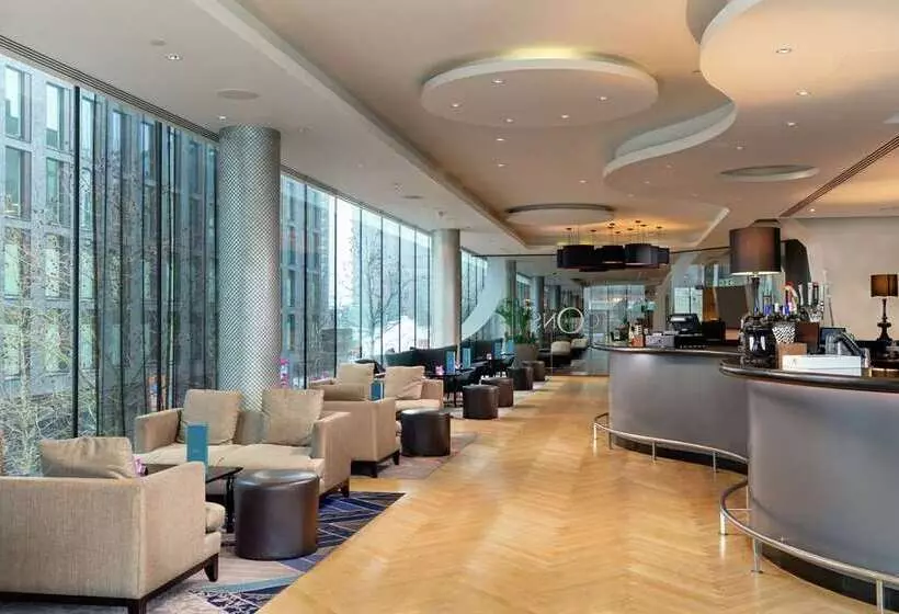 호텔 Hilton London Wembley