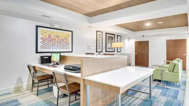 Holiday Inn Express Hotel & Suites Portland, An Ihg