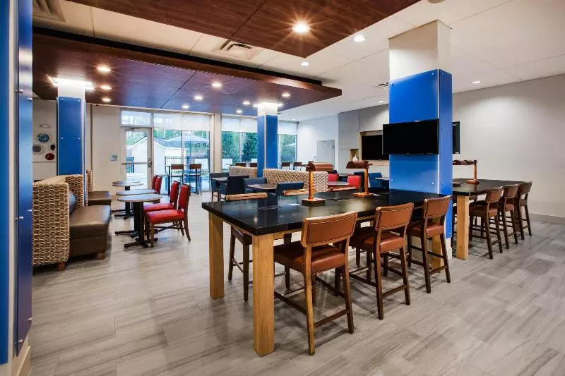 Holiday Inn Express Hotel & Suites Sparta By Ihg