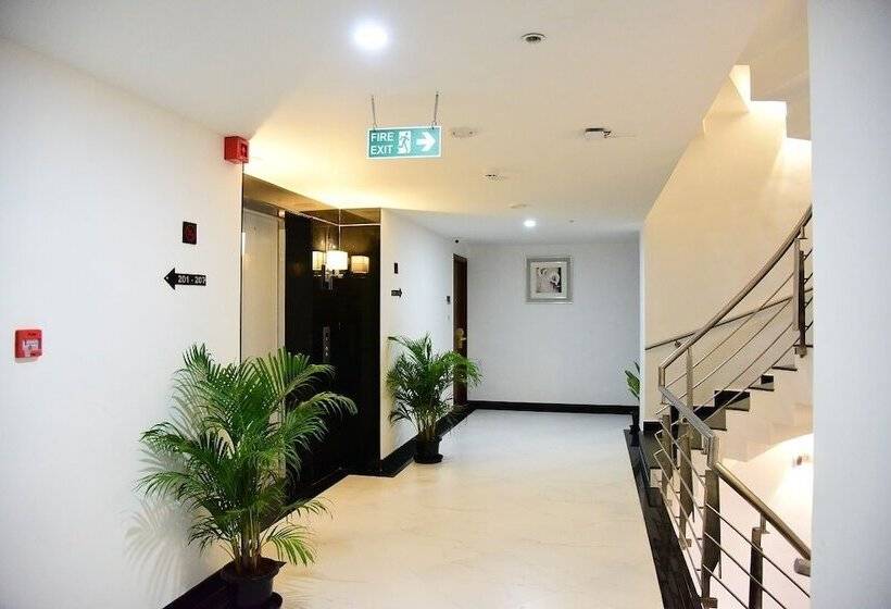 هتل The Royal Comfort