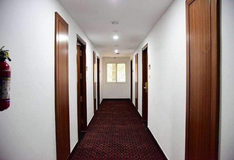 هتل The Royal Comfort