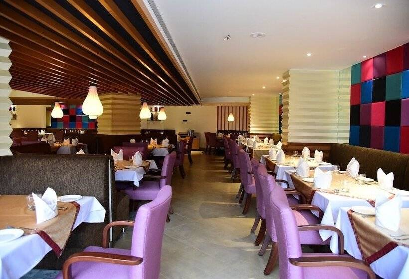 هتل The Royal Comfort