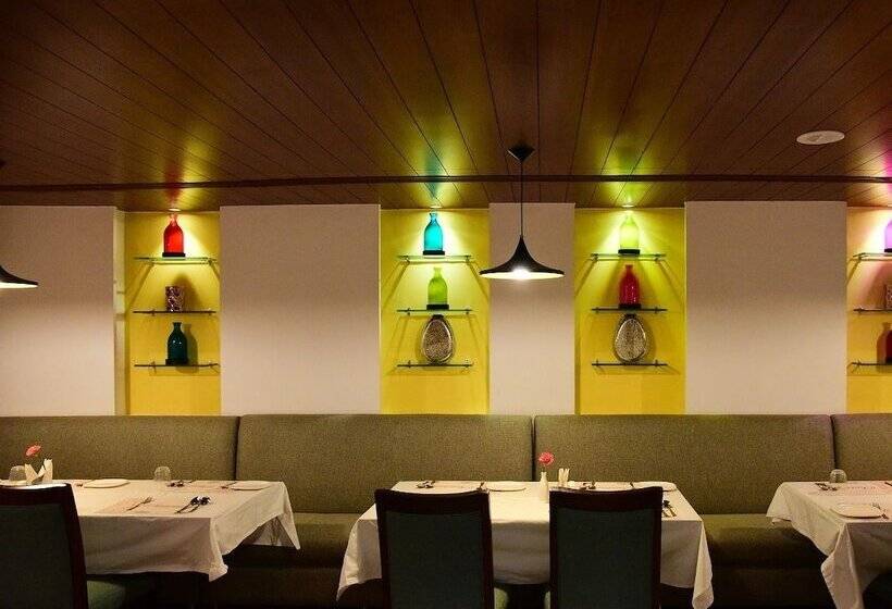 هتل The Royal Comfort