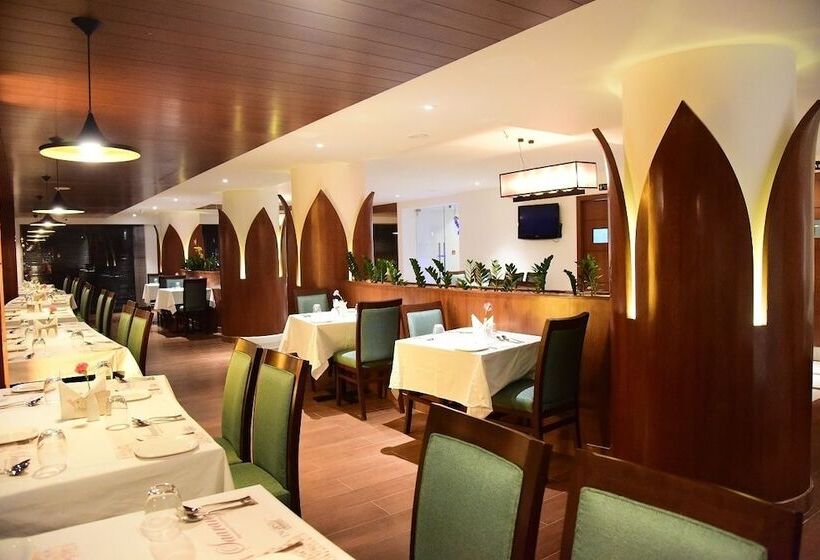 هتل The Royal Comfort