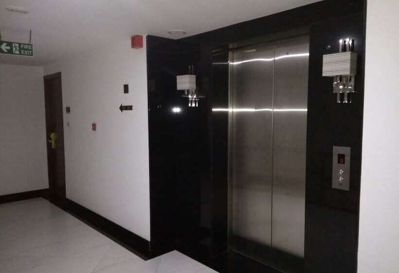 هتل The Royal Comfort