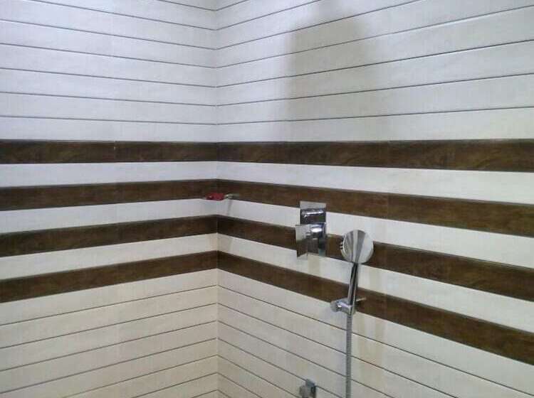 هتل The Royal Comfort