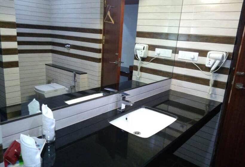 هتل The Royal Comfort