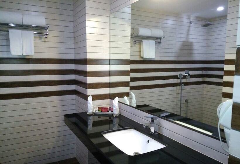 هتل The Royal Comfort