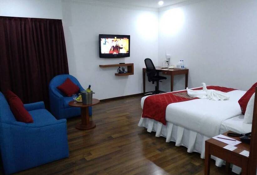 هتل The Royal Comfort