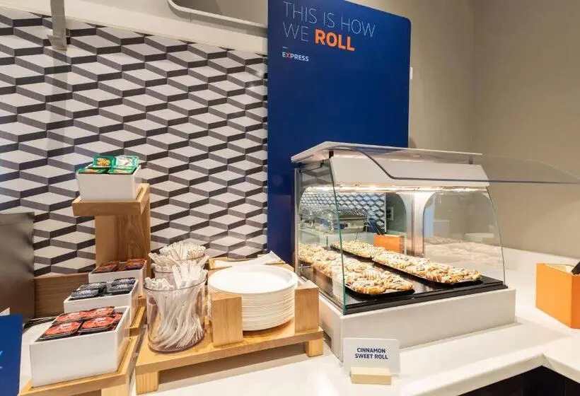 Holiday Inn Express Hotel & Suites Cincinnati Northeast Milford, An Ihg
