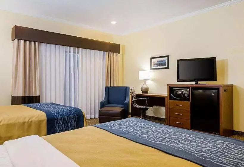 Отель Comfort Inn Monterey Peninsula Airport