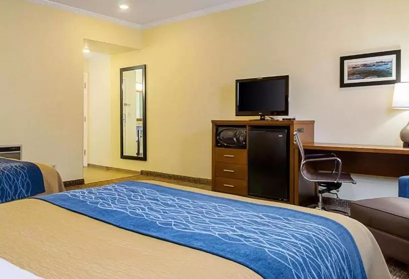 Отель Comfort Inn Monterey Peninsula Airport
