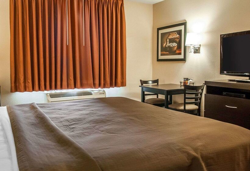 فندق Econo Lodge Inn & Suites