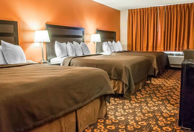 فندق Econo Lodge Inn & Suites