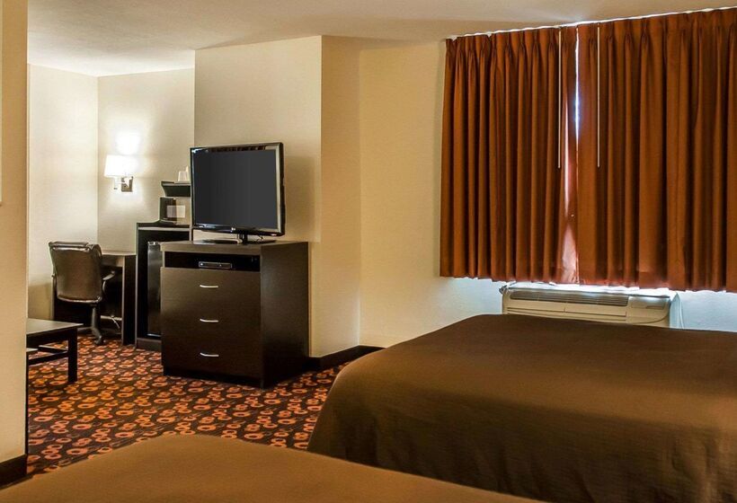 فندق Econo Lodge Inn & Suites