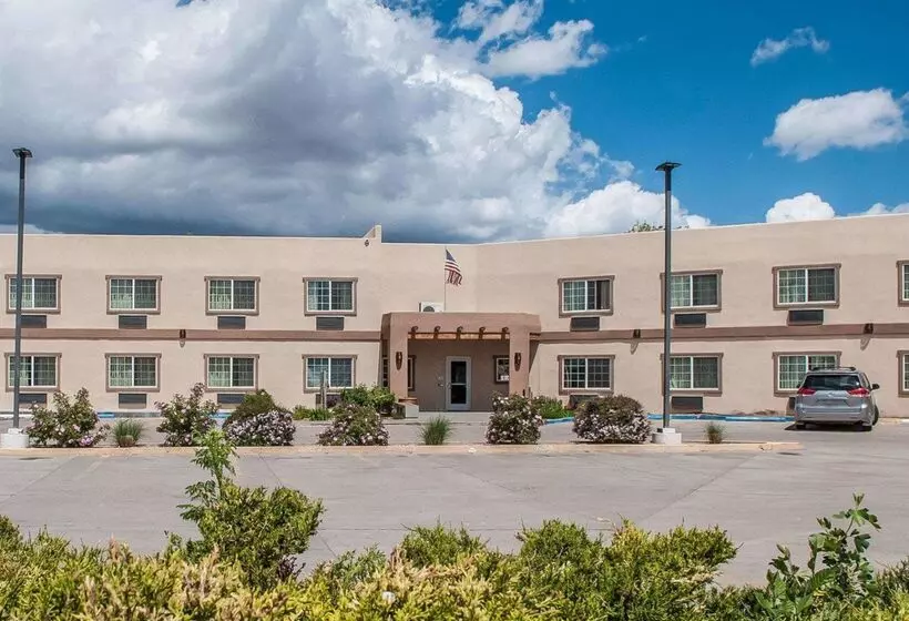 Otel Econo Lodge Inn & Suites