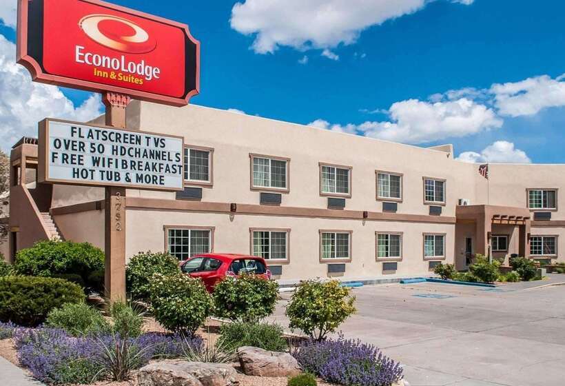 فندق Econo Lodge Inn & Suites