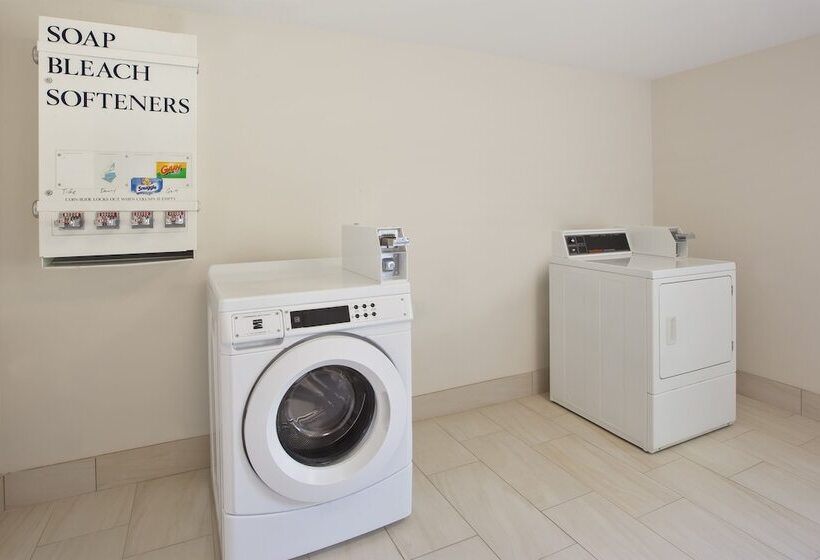 Holiday Inn Express Hotel & Suites Cincinnati Northeast Milford, An Ihg