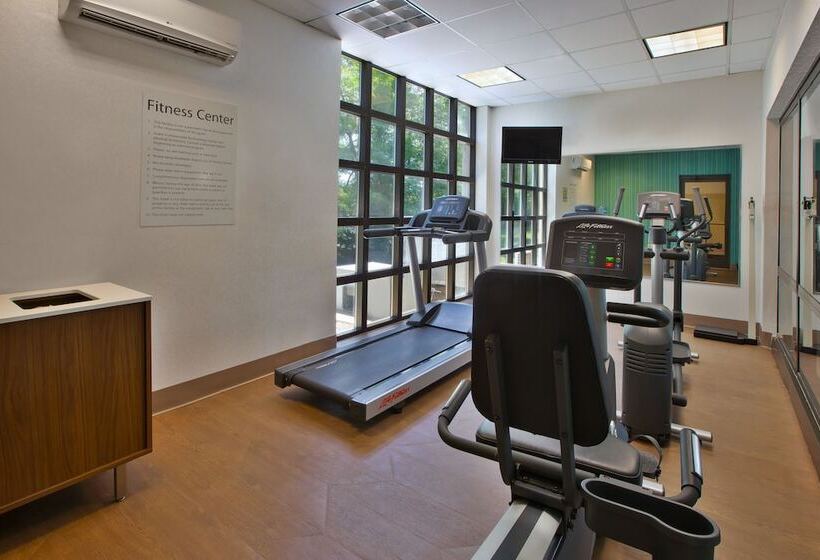 Holiday Inn Express Hotel & Suites Cincinnati Northeast Milford, An Ihg