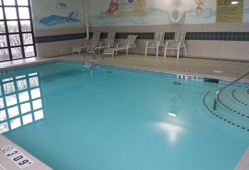 Holiday Inn Express Hotel & Suites Cincinnati Northeast Milford, An Ihg