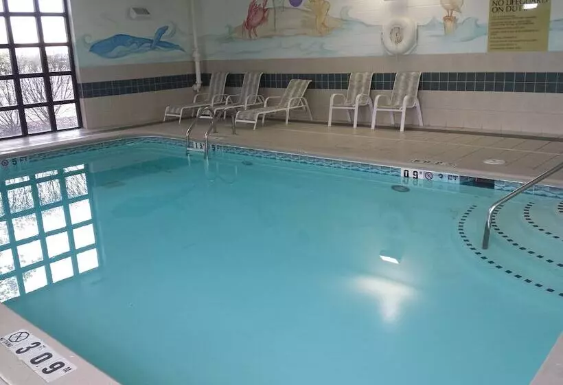 Holiday Inn Express Hotel & Suites Cincinnati Northeast Milford, An Ihg