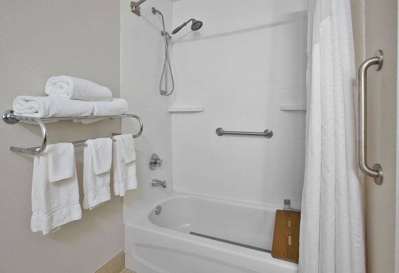 Holiday Inn Express Hotel & Suites Cincinnati Northeast Milford, An Ihg