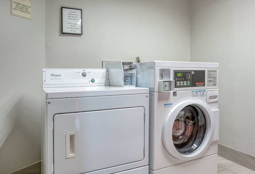 Holiday Inn Express Hotel & Suites Columbus Airport, An Ihg