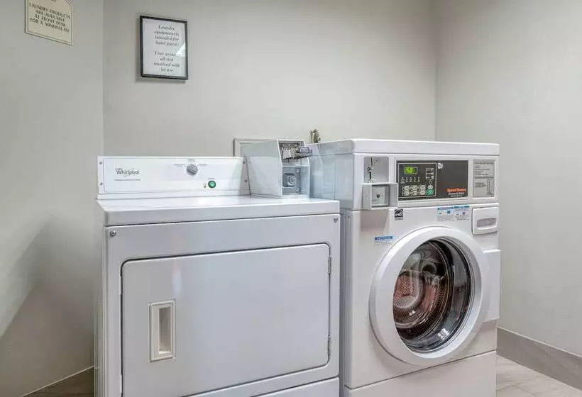 Holiday Inn Express Hotel & Suites Columbus Airport, An Ihg