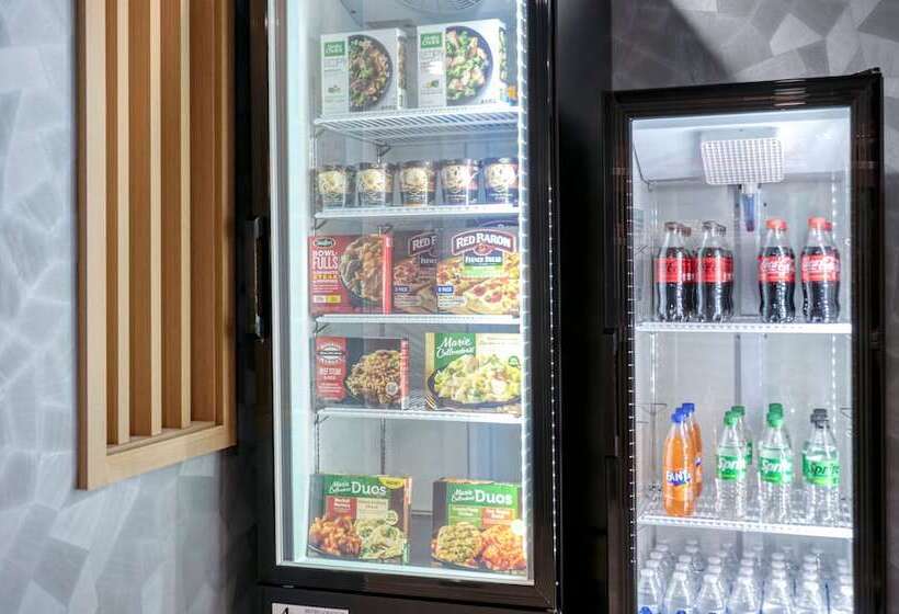 Holiday Inn Express Hotel & Suites Columbus Airport, An Ihg