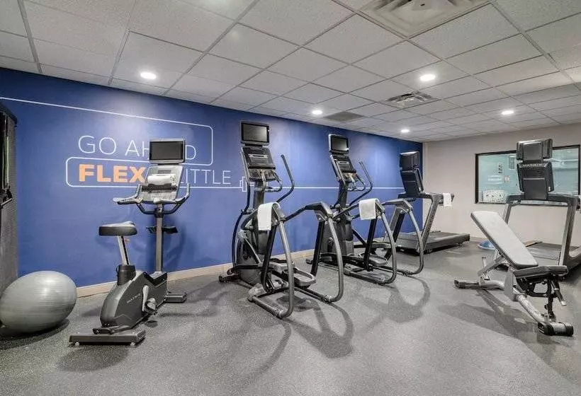 Holiday Inn Express Hotel & Suites Columbus Airport, An Ihg