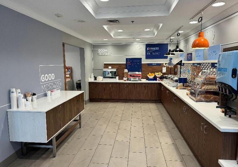 فندق Holiday Inn Express & Suites Dewitt Syracuse, An Ihg