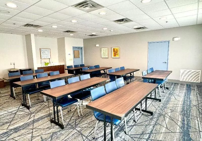 فندق Holiday Inn Express & Suites Dewitt Syracuse, An Ihg